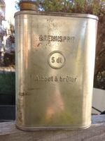 Ancienne canette d`alcool á brûler